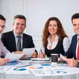 Conoce cuándo una auditoría es obligatoria para una empresa en España, los límites legales de activo, facturación y empleados, y las diferencias frente a una auditoría voluntaria.